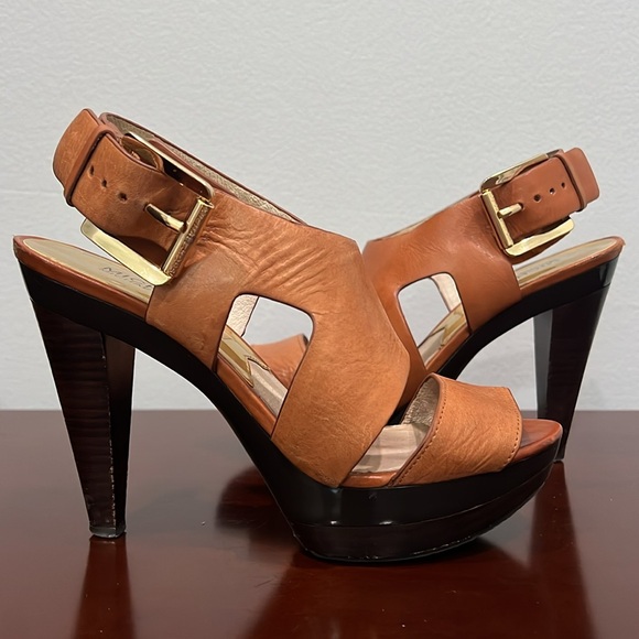 Michael Kors Carla Platform Luggage color Leather Size 7M - Picture 8 of 14